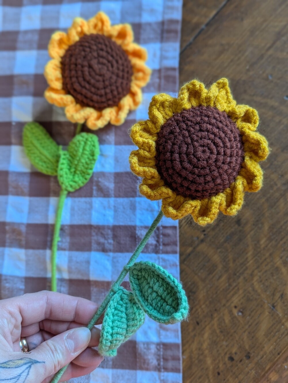 🌻New 2 Handmade Crochet Sunflower Stems Cottagcore Decor Summer Style
